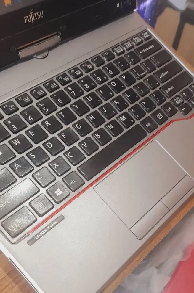 لپتاپ Fujitsu لمسی تبلت شوi7 نسل ۶ با قلم اورجینال|رایانه همراه|زنجان, |دیوار