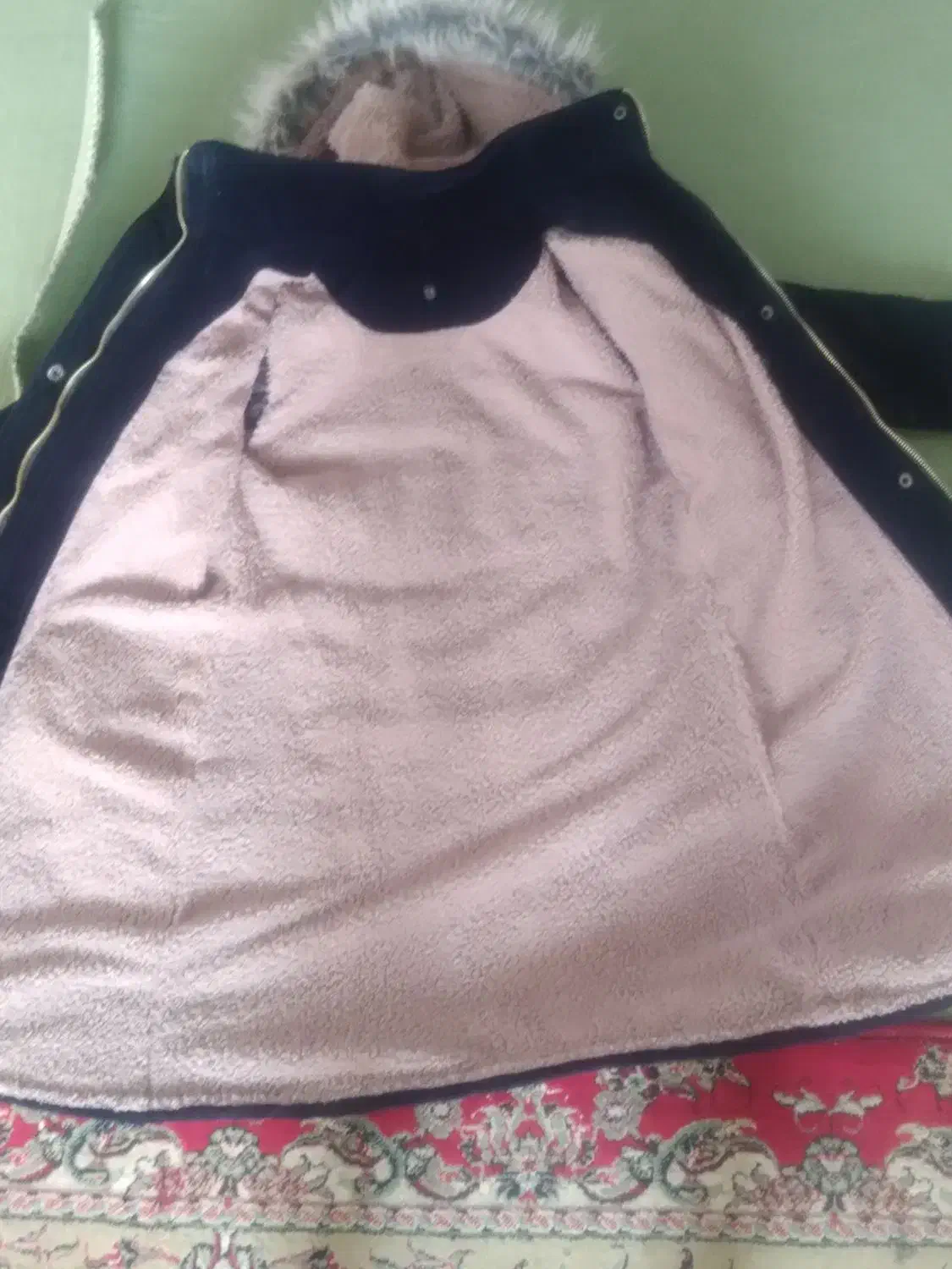 پالتو|لباس|زابل, |دیوار