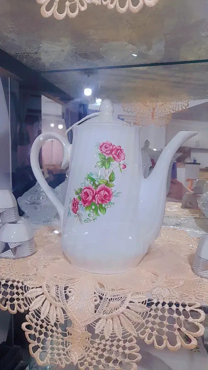 ظرف های چینی گل سرخی|ظروف سرو و پذیرایی|دابودشت, |دیوار