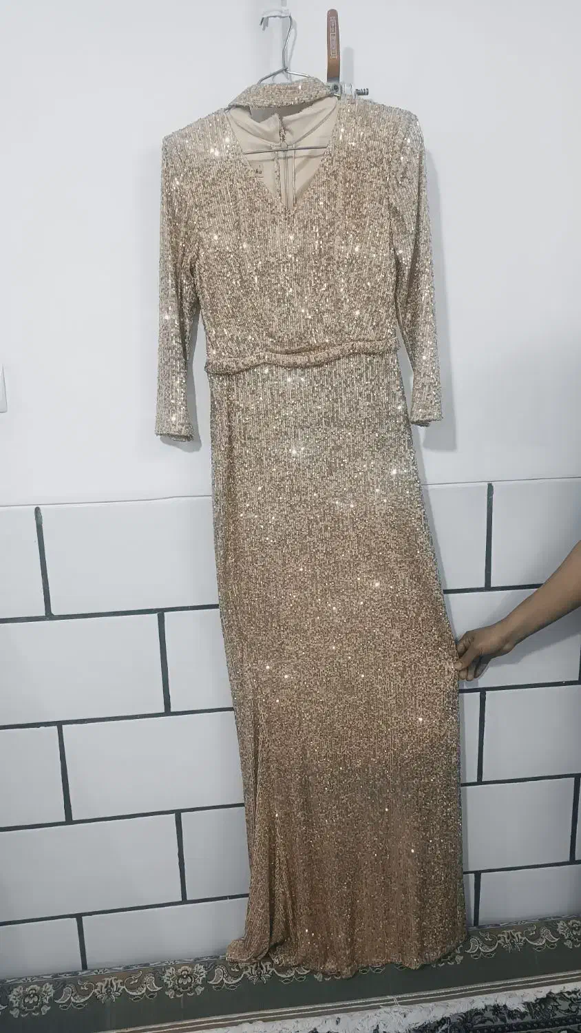 لباس مجلسی|لباس|خمین, |دیوار