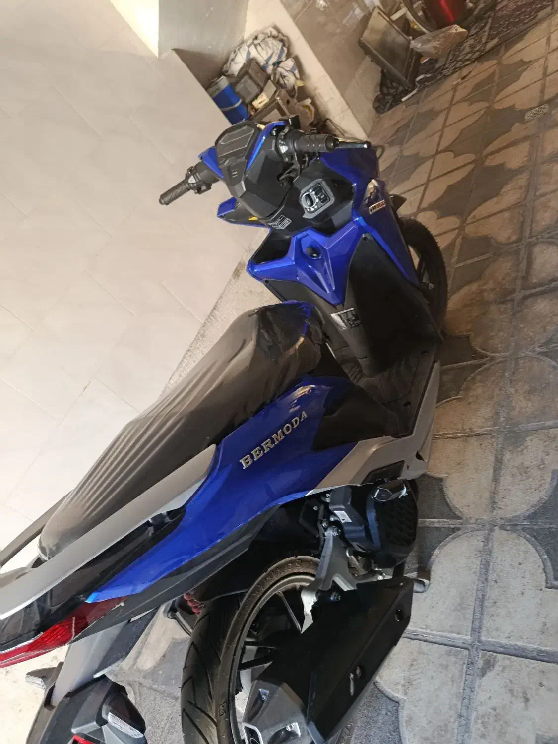 موتور برمودا آبی کاربنی خوشرنگ|موتورسیکلت|شیراز, شهرک نیروی انتظامی|دیوار