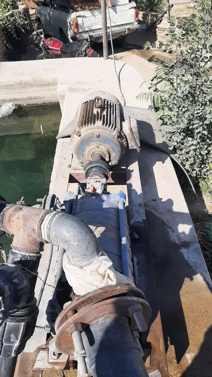 پمپ انتقال آب وی کا ال|ماشینآلات صنعتی|بروجرد, |دیوار