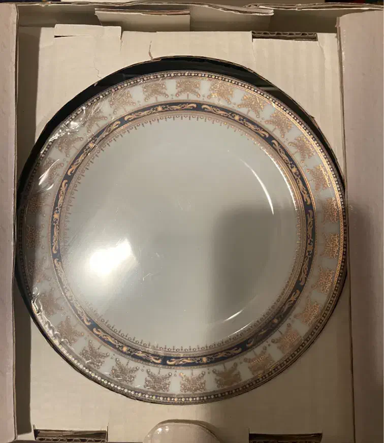 چینی زرین ۱۸ پارچه آکبند|ظروف سرو و پذیرایی|شهرکرد, |دیوار