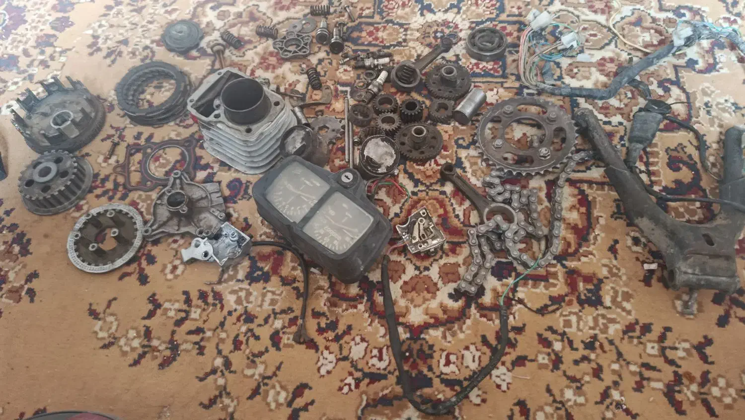 لوازم موتور سیکلت سیلندر|قطعات یدکی و لوازم جانبی|زابل, |دیوار