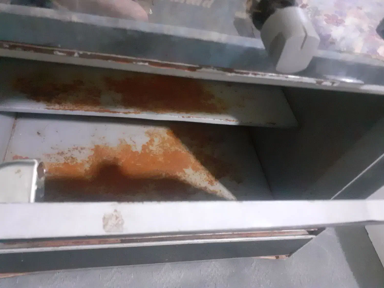 داخلش  خراب شده ولی شعله های خوبب داره|اجاق گاز و لوازم برقی پخت‌وپز|مشهد, الهیه|دیوار