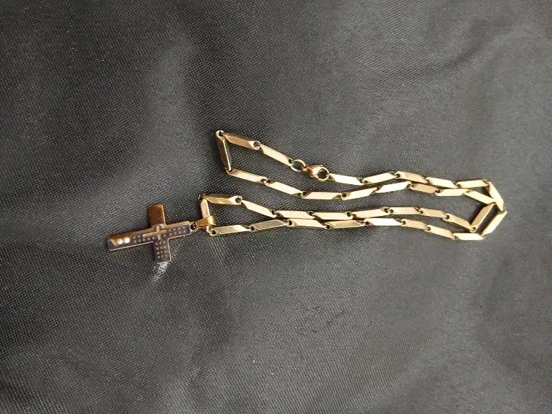 زنجیر|جواهرات|سراب, |دیوار