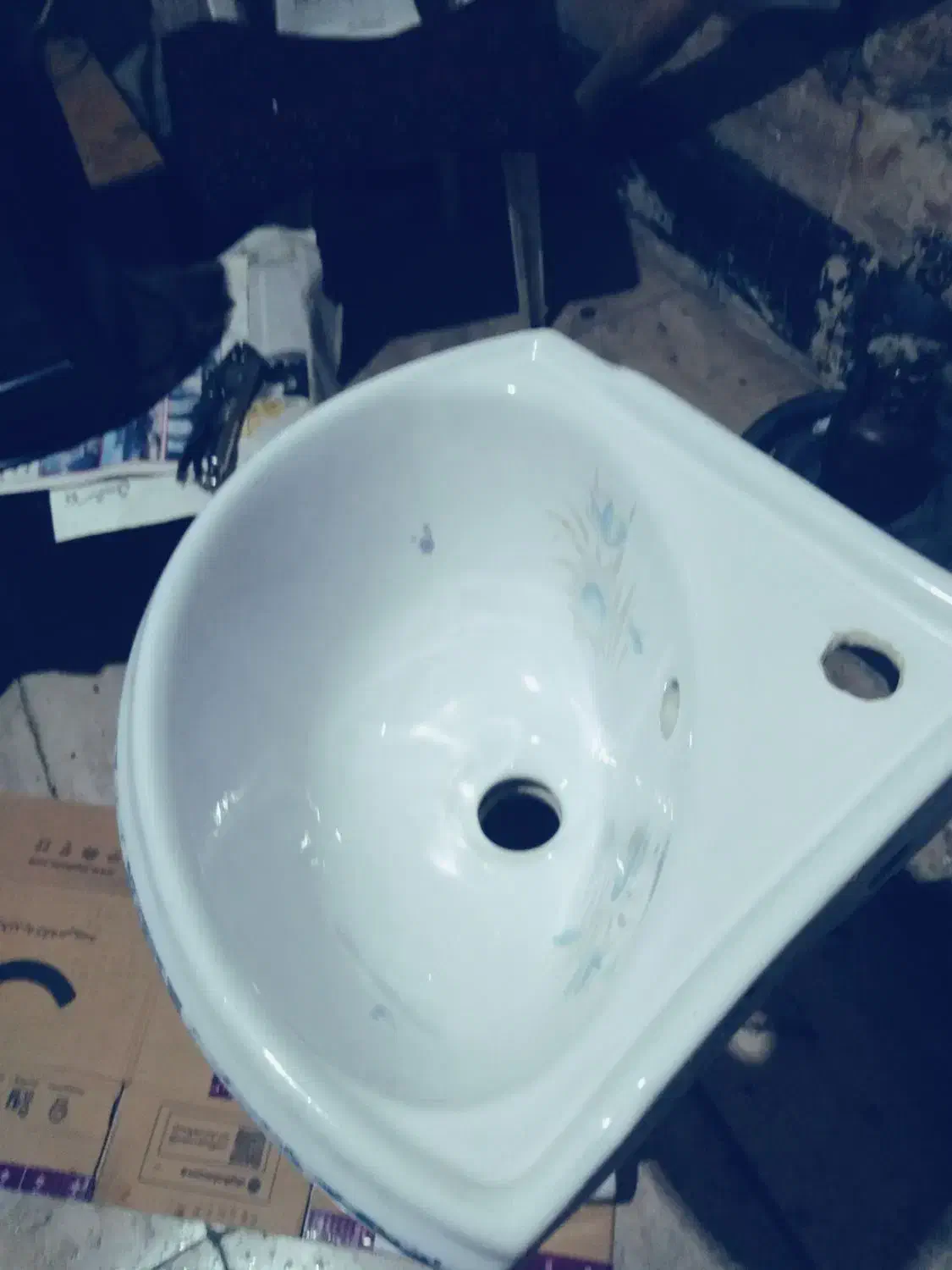 روشویی سه گوش کوچک نو|لوازم سرویس بهداشتی|شیراز, جمهوری|دیوار