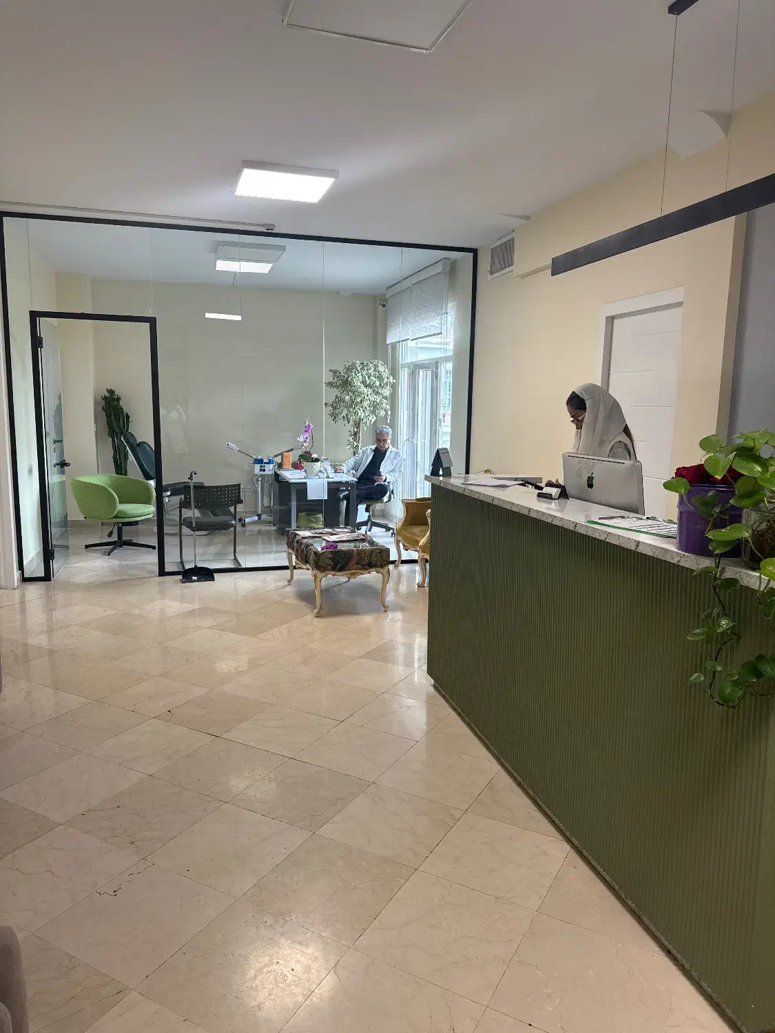 استخدام فیلم بردار و ادیتور حضوری|استخدام هنری و رسانه|تهران, زعفرانیه|دیوار