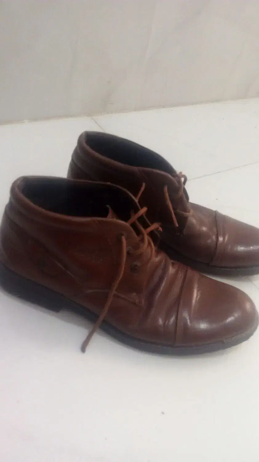 کفش|کیف، کفش، کمربند|بهار, |دیوار