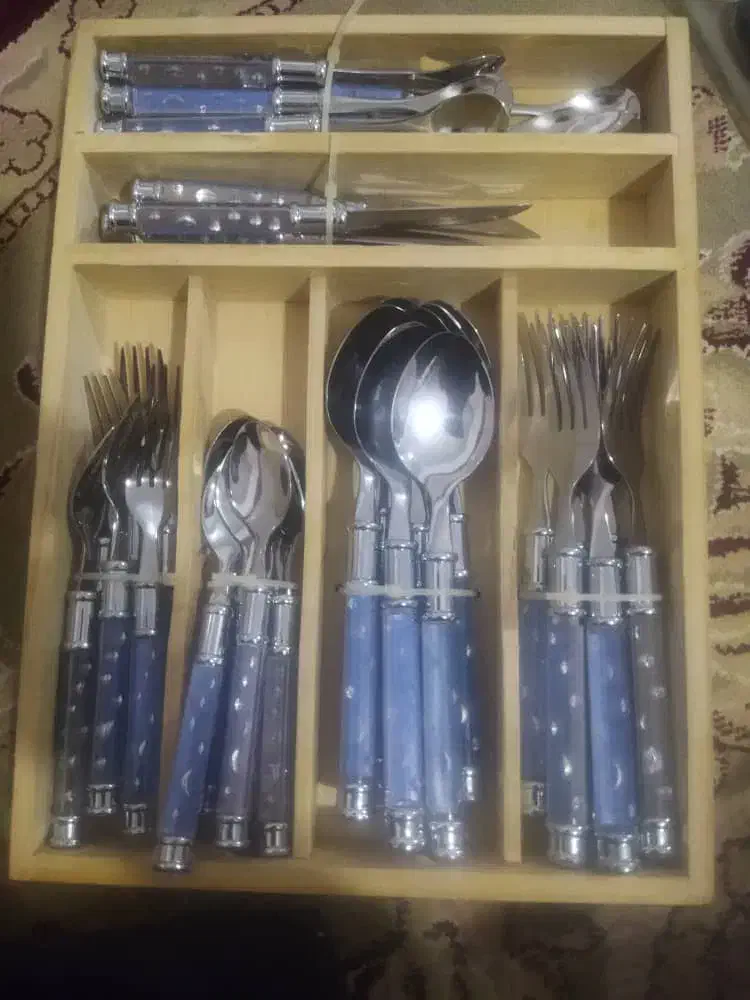 یک عدد سرویس قاشق|ظروف سرو و پذیرایی|فیروزآباد (فارس), |دیوار