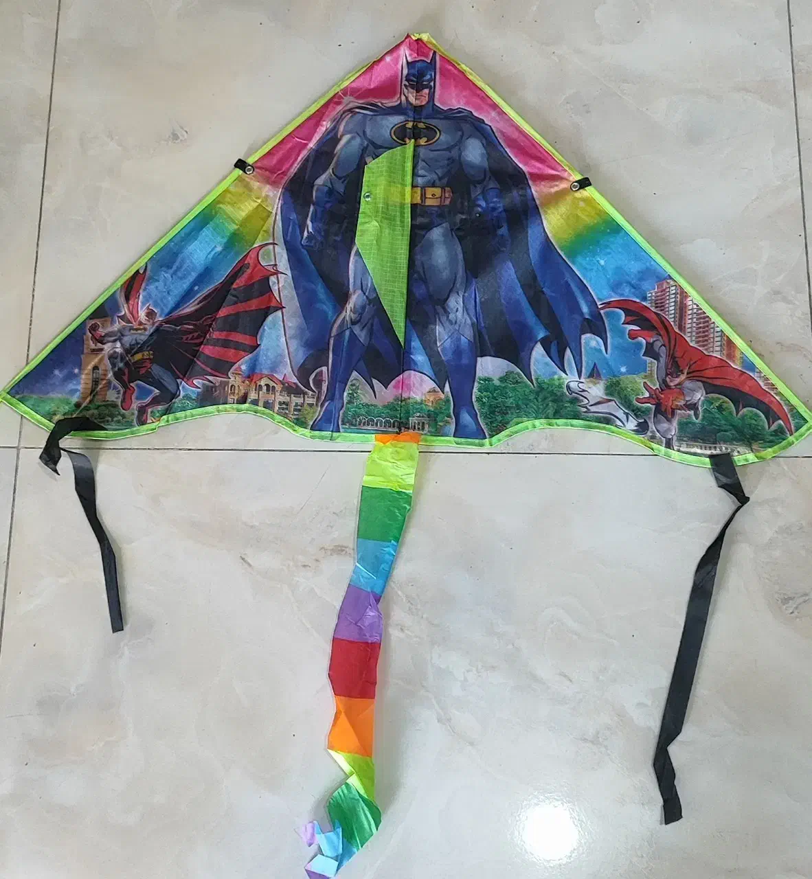 کایت/بادبادک /عمده و تکی|اسباببازی|شیراز, کوشک میدان|دیوار