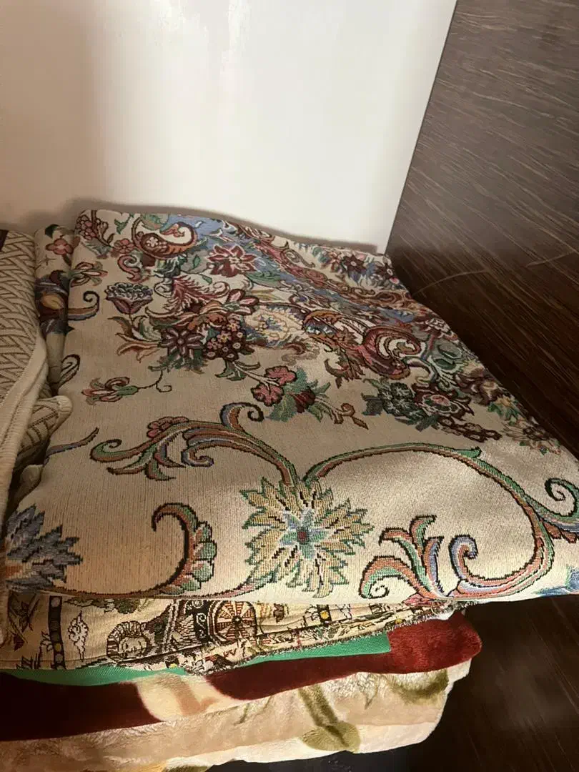 استفاده نمیشدن میخوام بفروشم|روفرشی|صومعه‌سرا, |دیوار