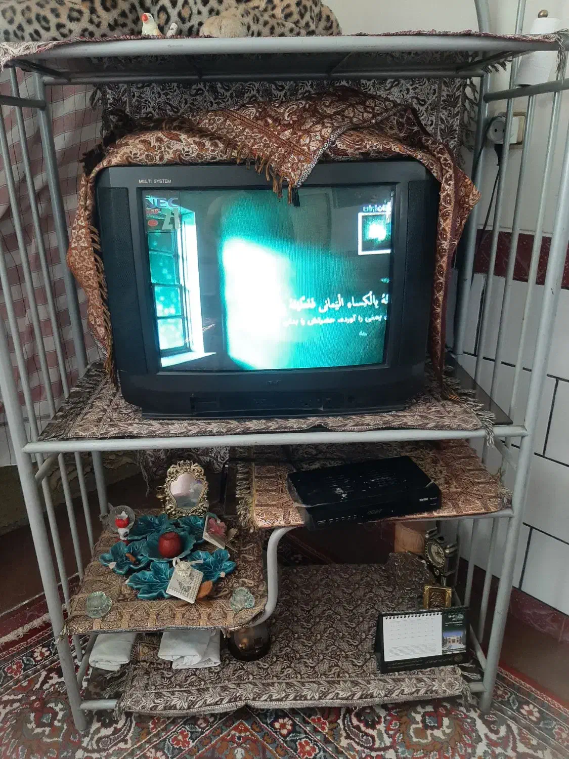 تلویزیون قدیمی با دیجیتال ومیز|تلویزیون و پروژکتور|کرمان, |دیوار