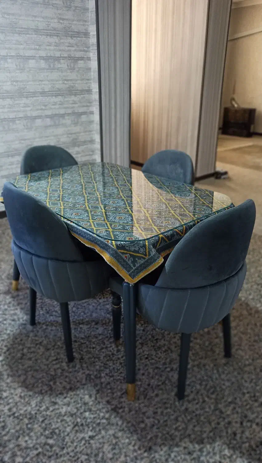 ناهار خوری|میز و صندلی غذاخوری|جم, |دیوار