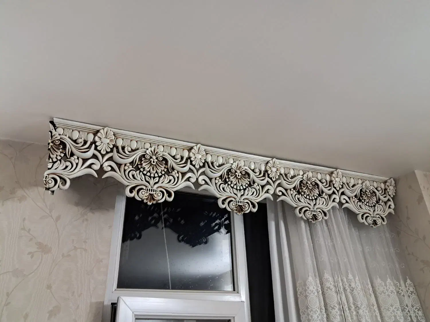 کتیبه پرده|پرده، رانر، رومیزی|فولادشهر, مسکن مهر فولادشهر|دیوار