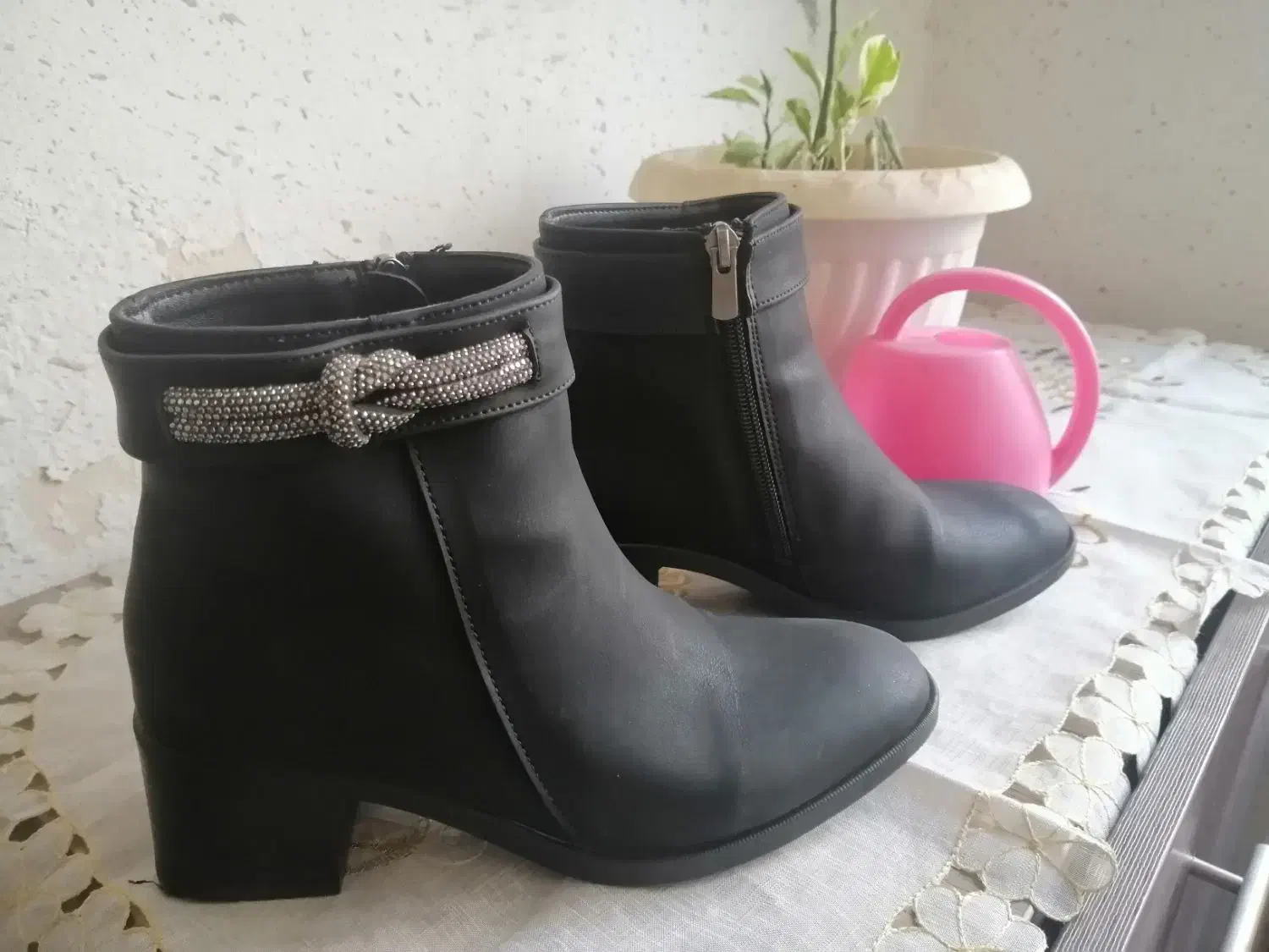 بوت مشکی سایز 36|کیف، کفش، کمربند|شیراز, شیشهگری|دیوار