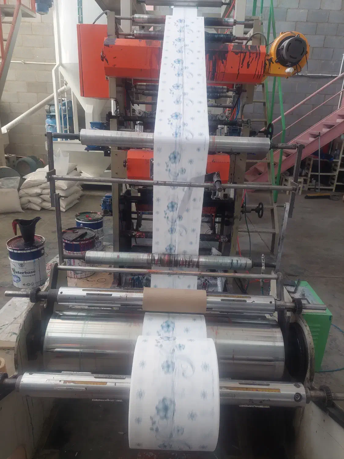 تولید و پخش طاقه سفره یکبار مصرف|ظروف نگهدارنده، پلاستیکی، یکبارمصرف|چهاردانگه (تهران), |دیوار