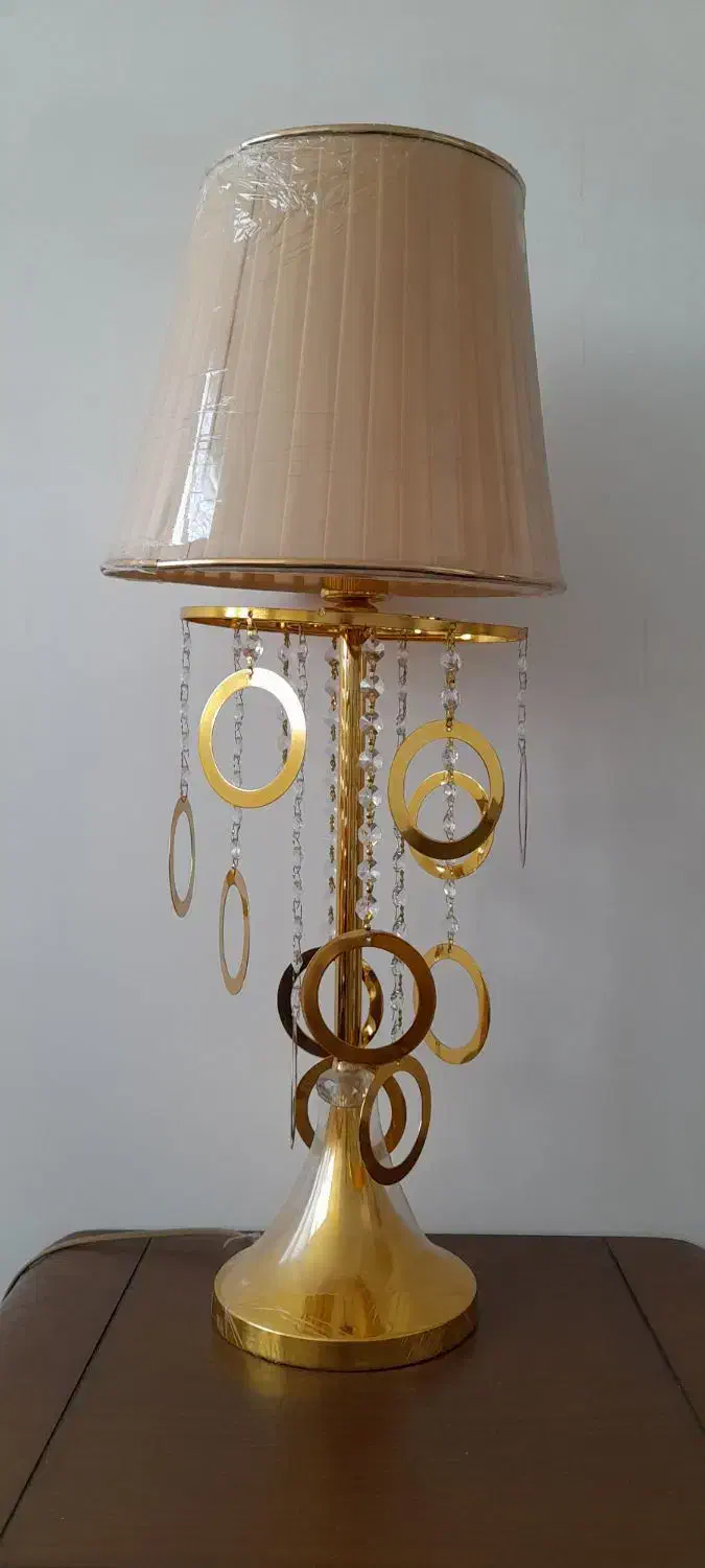 اباژور رومیزی گوشواره ای|چراغ خواب و آباژور|مشهد, سرافرازان|دیوار