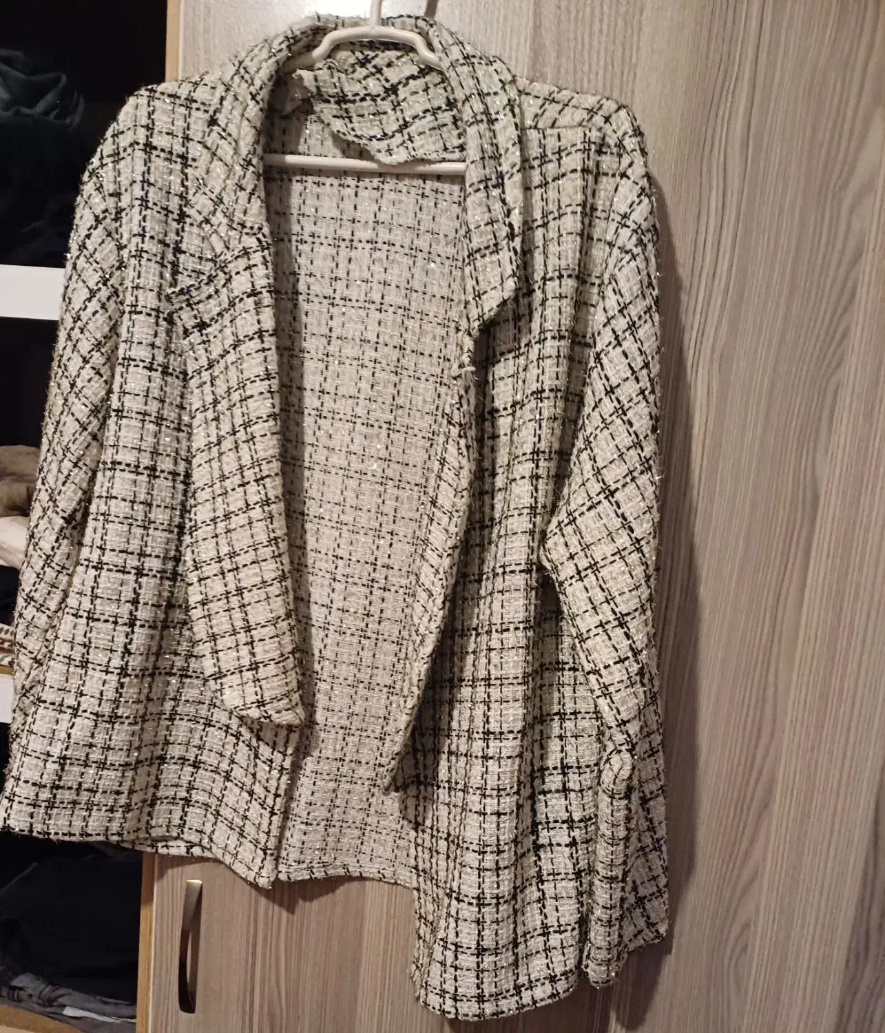 چند دست لباس|لباس|اردبیل, |دیوار