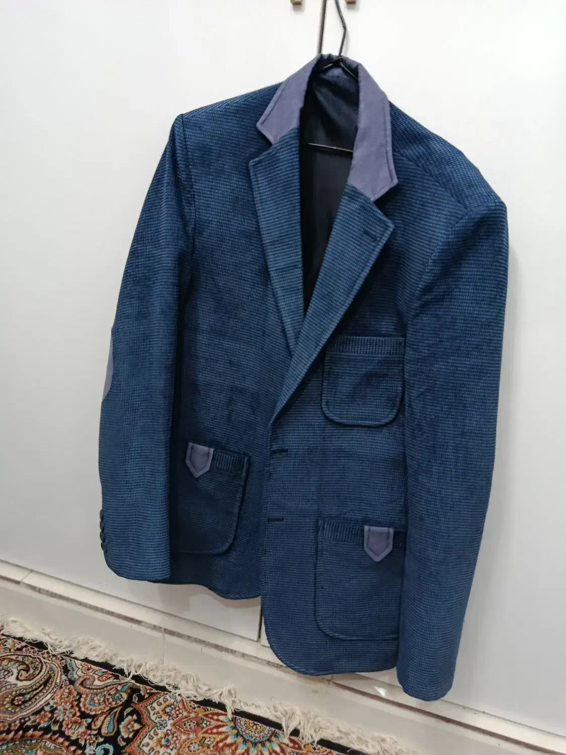 کت تک|لباس|قم, شاه سید علی|دیوار