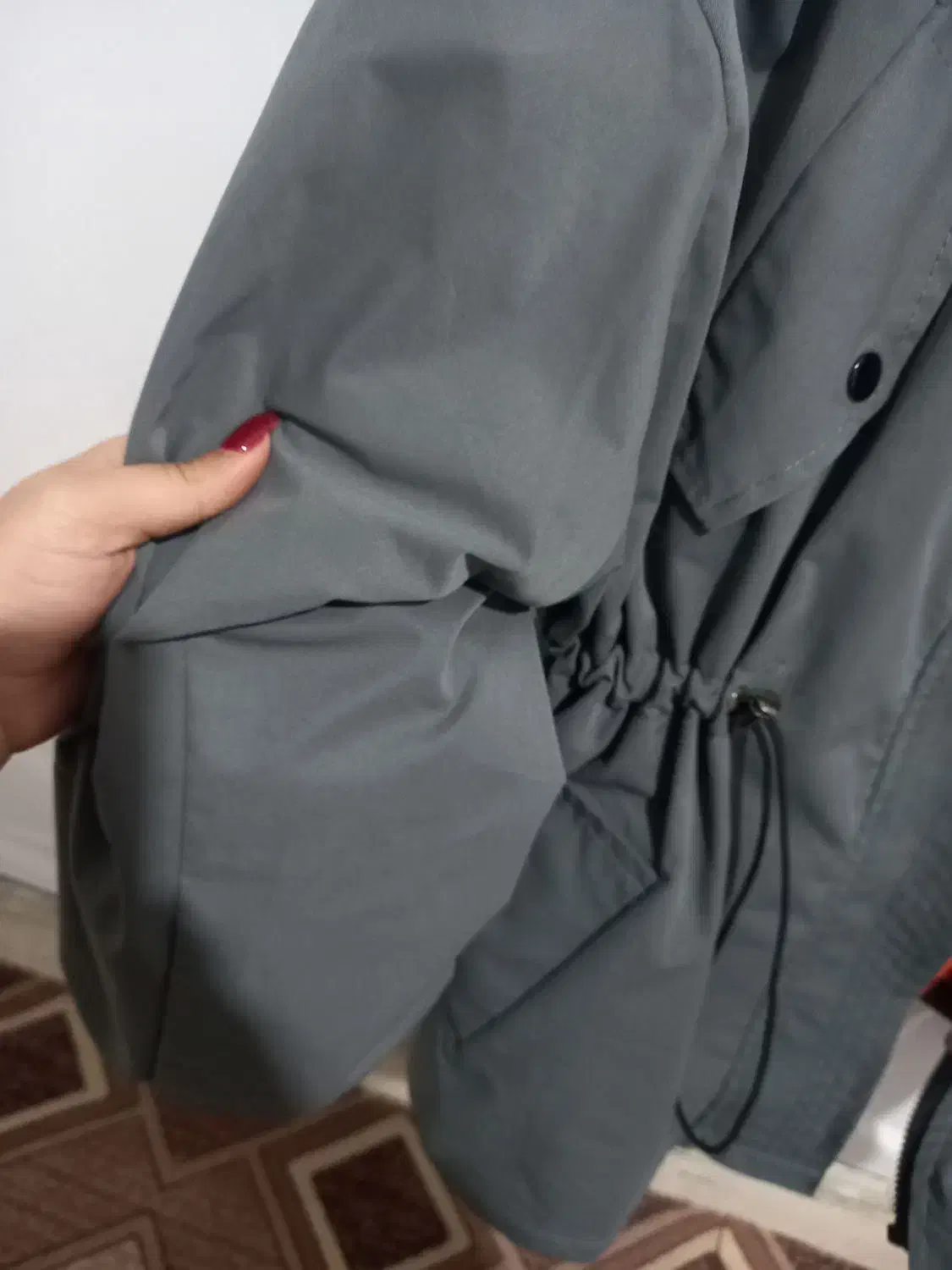 بارونی طوسی رنگ|لباس|شهریار, یوسف آباد صیرفی|دیوار