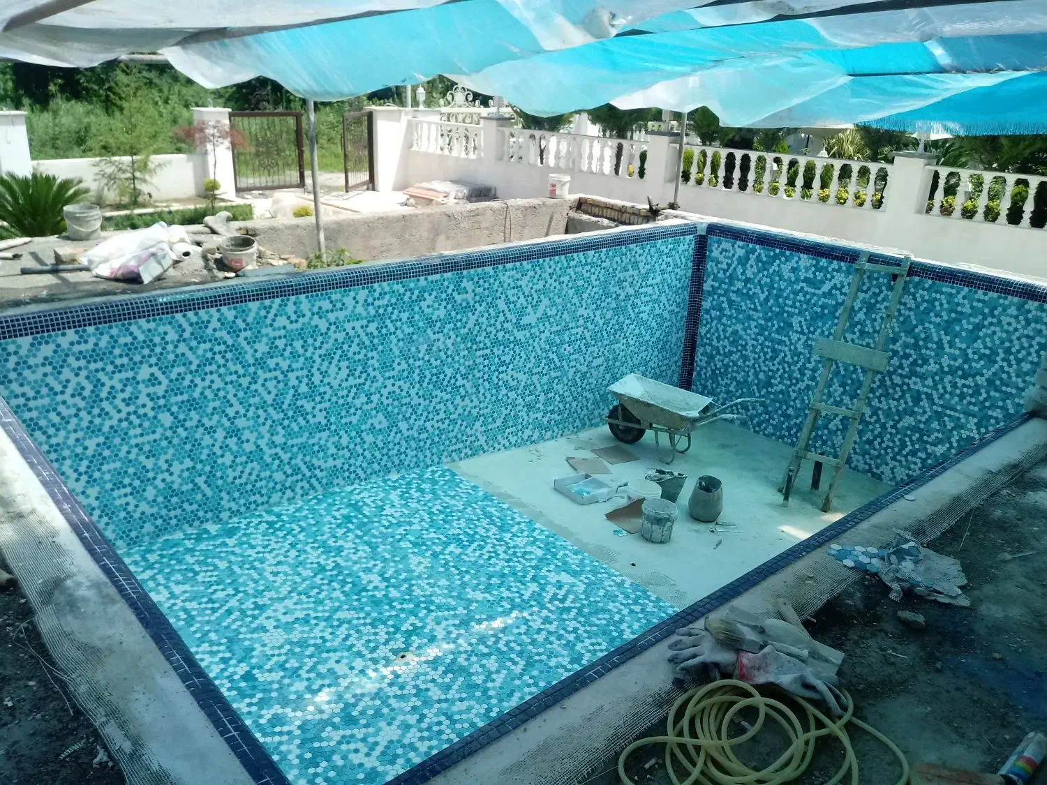 کاشی کاری استخر - جکوزی - آببندی - سیمان کاری|خدمات پیشه و مهارت|نوشهر, |دیوار