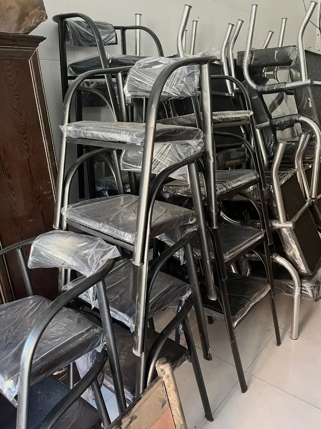 صندلی انتظار (بنگاهی وMP)|صندلی و نیمکت|آشخانه, |دیوار