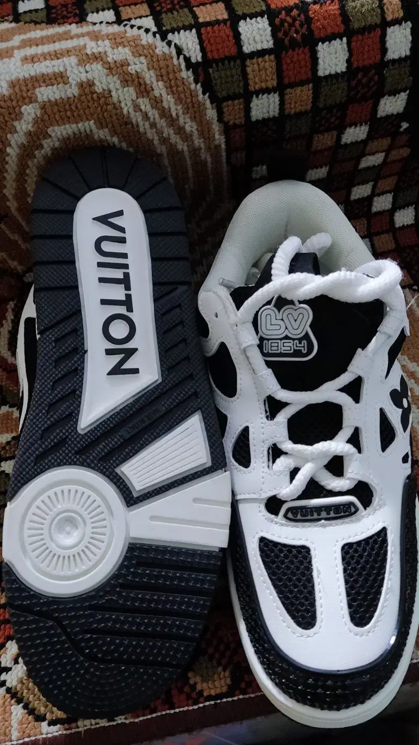 کفش اصل|کیف، کفش، کمربند|سلماس, |دیوار