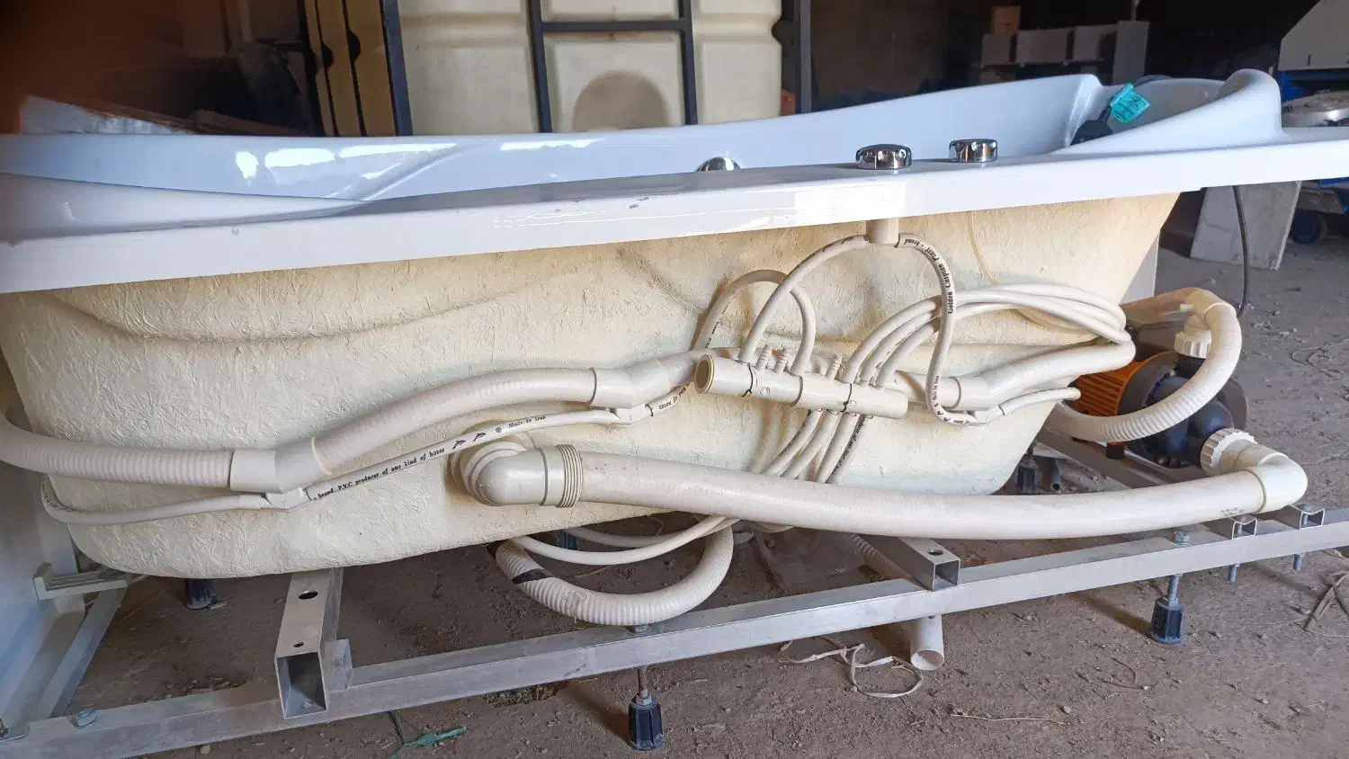 یک دستگاه جکوزی نونوویک عددشومینه|لوازم حمام|فسا, |دیوار