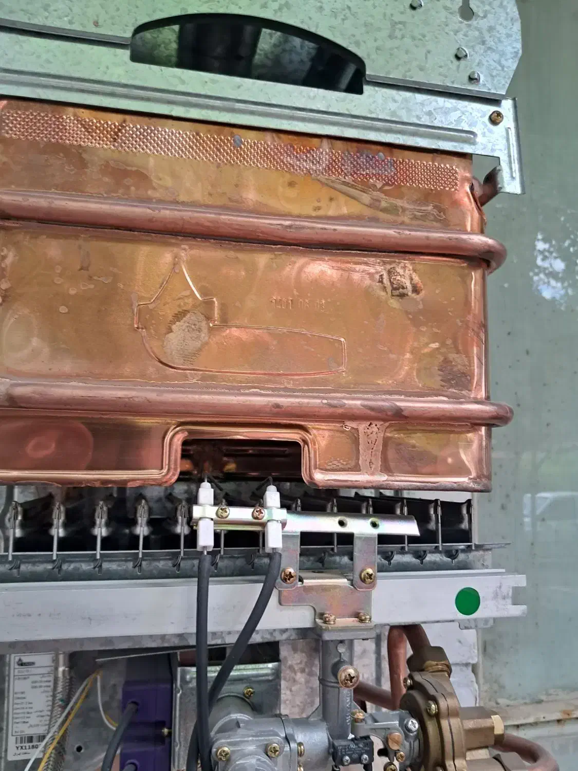 تعمیرات تخصصی آبگرمکن دیواری و مخزنی|خدمات پیشه و مهارت|دزفول, |دیوار