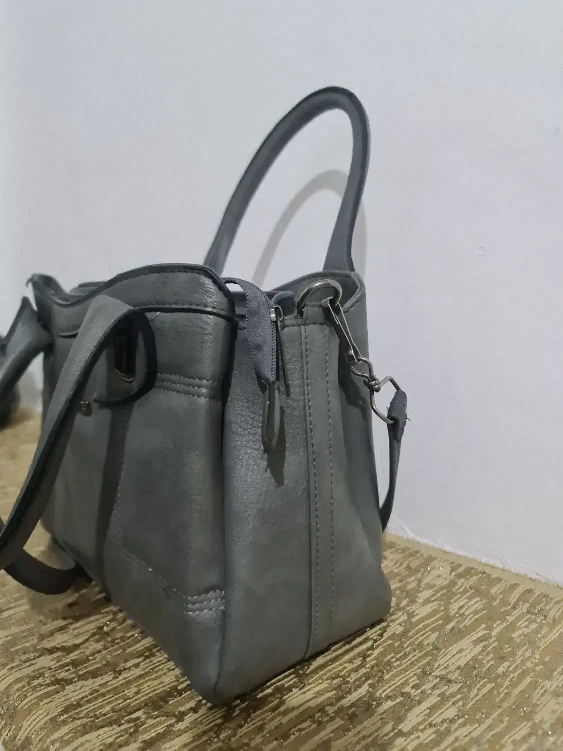 کیف طوسی|کیف، کفش، کمربند|کرمانشاه, |دیوار