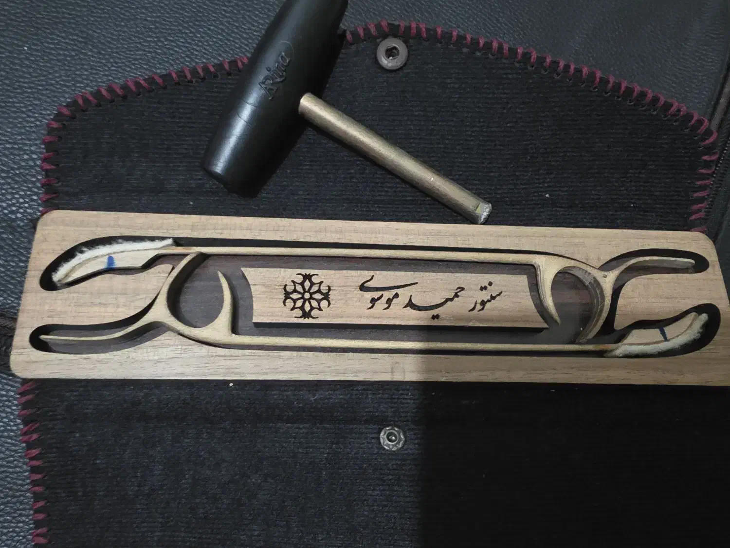 سنتور حمید موسوی|سازهای سنتی|قشم, |دیوار