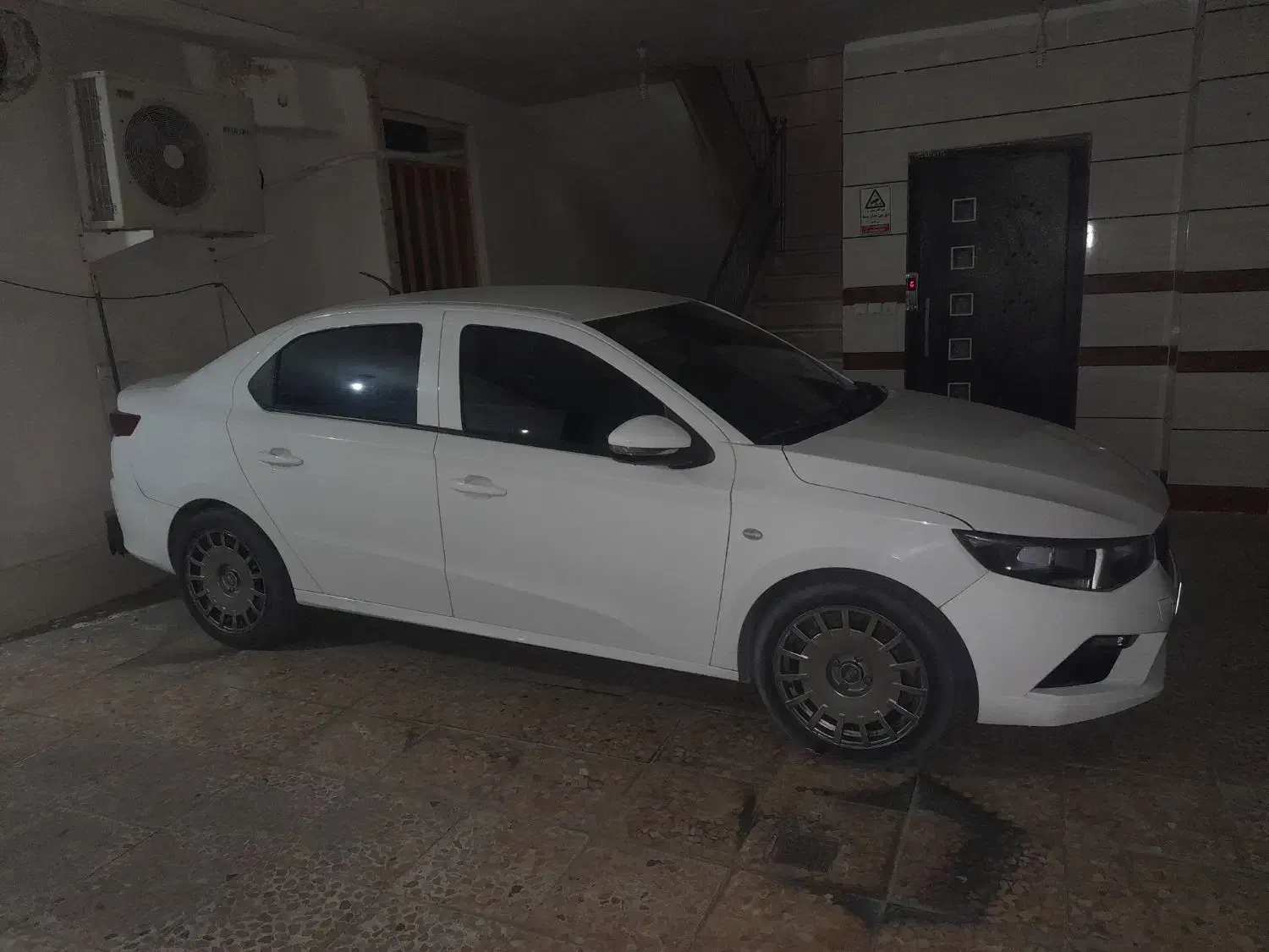 سواری تارا|خودرو سواری و وانت|دره شهر, |دیوار