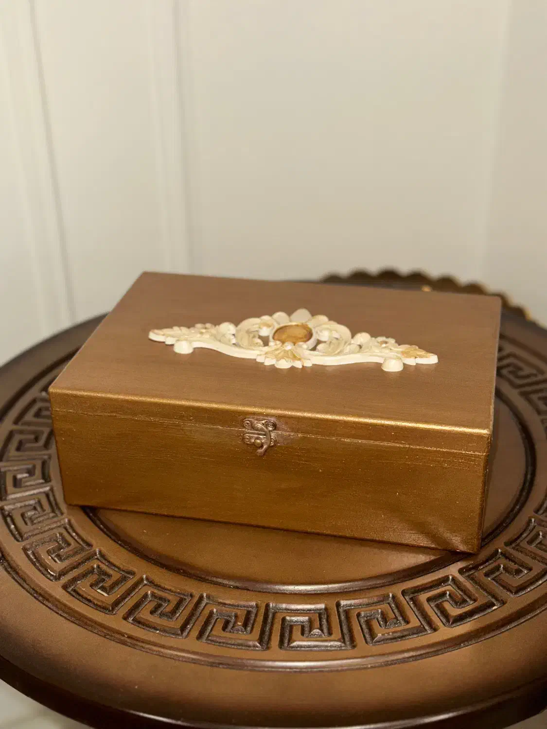 شمع گل دستساز و باکس چوبی بسیار فاخر و با کیفیت|صنایع دستی و سایر لوازم تزئینی|قم, بکایی|دیوار