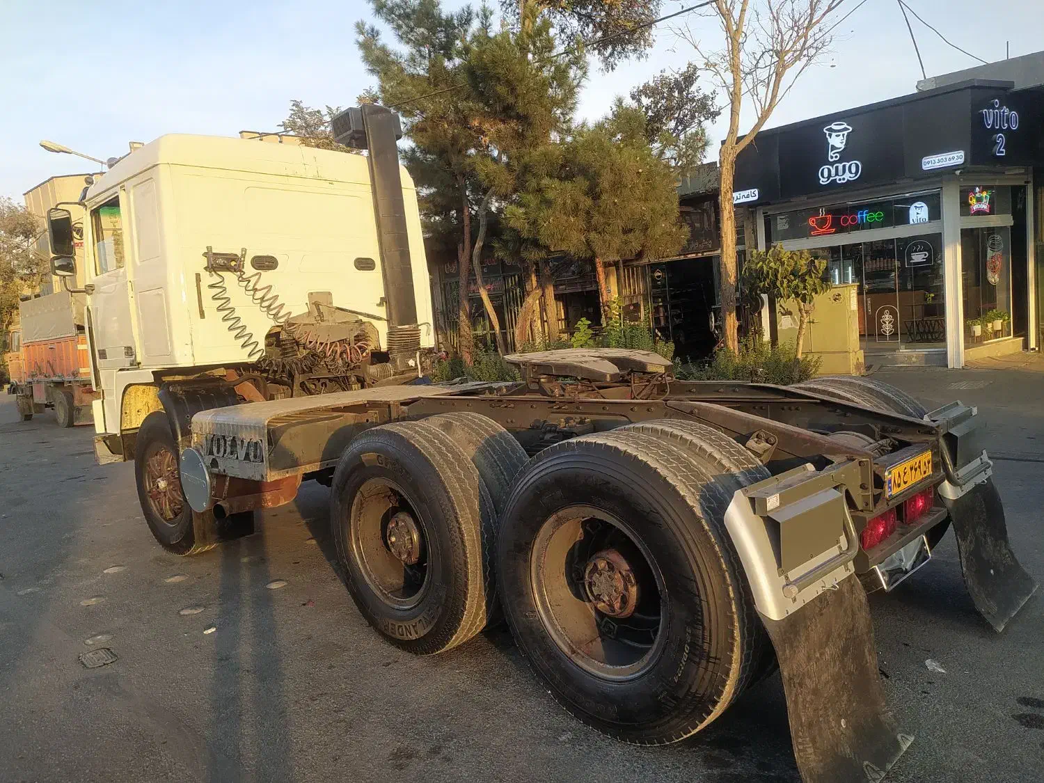 فروش اف 12|خودرو سنگین|فولادشهر, B8|دیوار