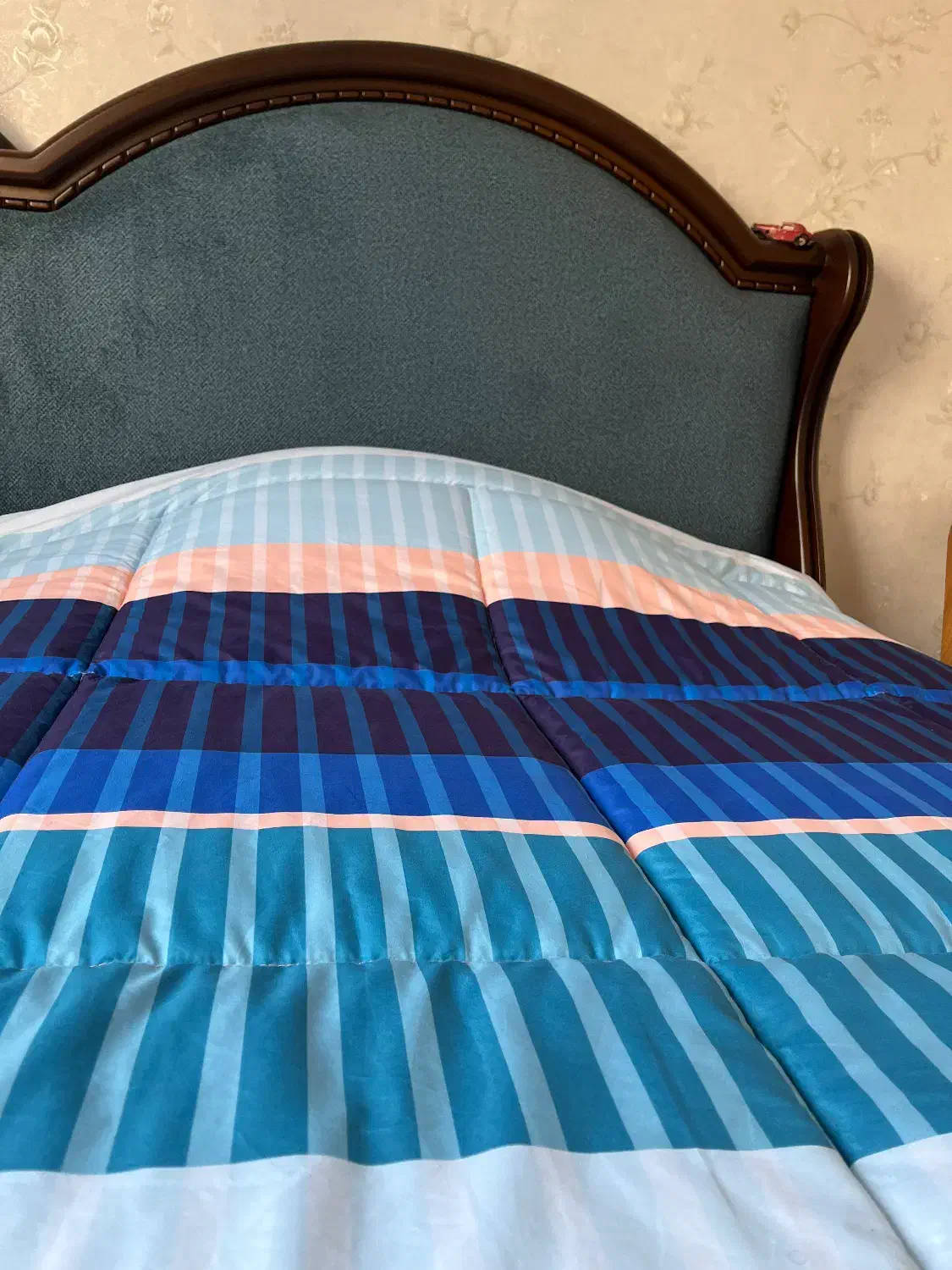 تخت دو نفره عرض ۱۶۰ کاملا نو همراه با تشک|تخت و سرویس خواب|لاهیجان, کوه بیجار|دیوار