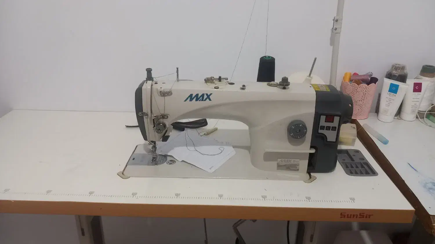 چرخ خیاطی ژانومه ۶۷۲ .چرخ راسته مکس سردوز ۳نخ|چرخ خیاطی و ریسندگی|شیروان (خراسان), |دیوار