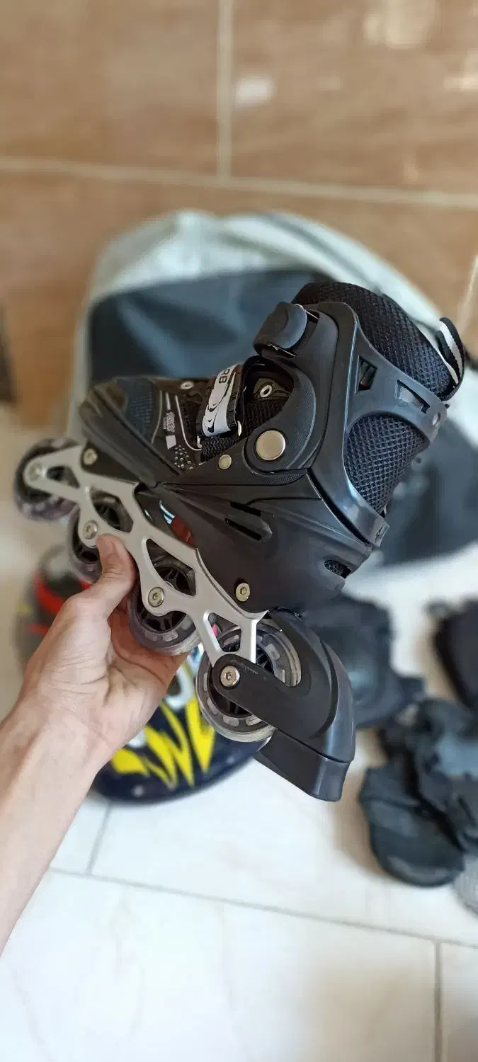 کفش اسکیت با تمام وسایل|دوچرخه، اسکیت، اسکوتر|قشم, |دیوار