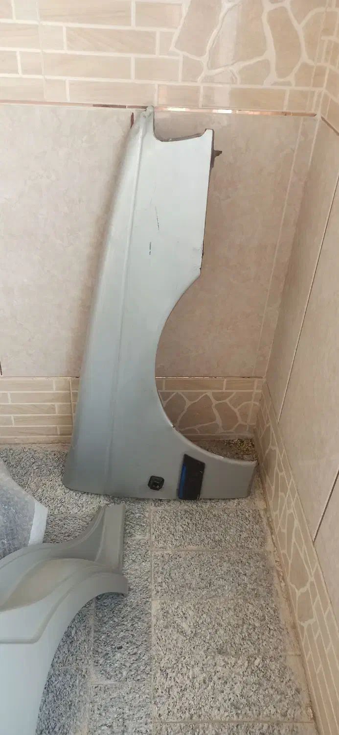 گلگیر نو عقب راست|قطعات یدکی و لوازم جانبی|کوهپایه, |دیوار