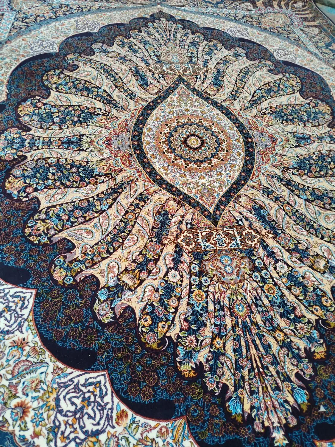 4 تخته ۱۲متری و ۱ تخته ۶ متری|فرش|قم, نیروگاه|دیوار