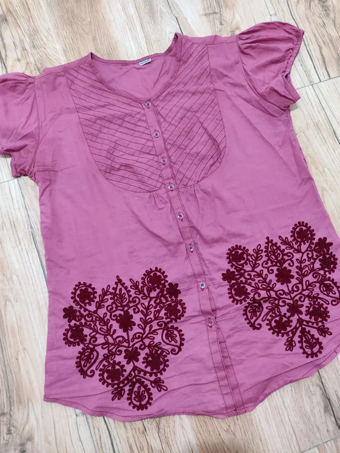 تعدادی لباس در هر سایز|لباس|میانه, |دیوار