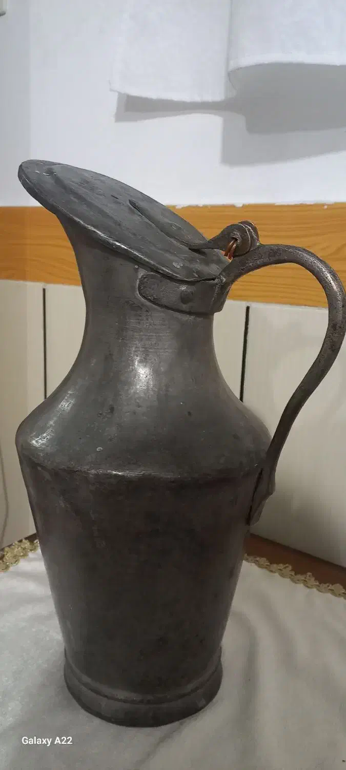 پارچ قدیمی و عتیقه|کلکسیون اشیاء عتیقه|میاندوآب, |دیوار