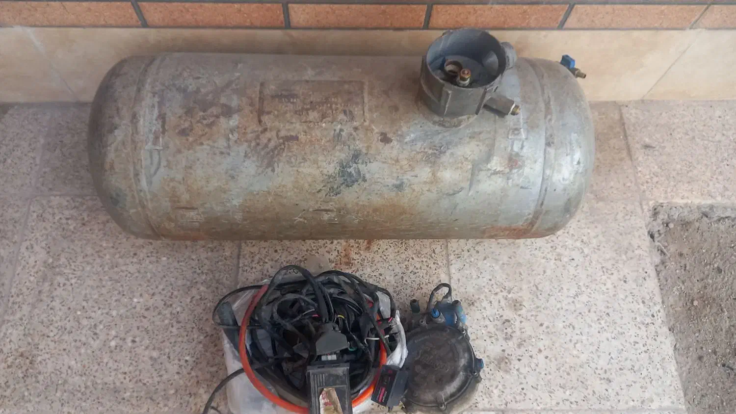 ال پی جی LPG|قطعات یدکی و لوازم جانبی|لنجان, |دیوار