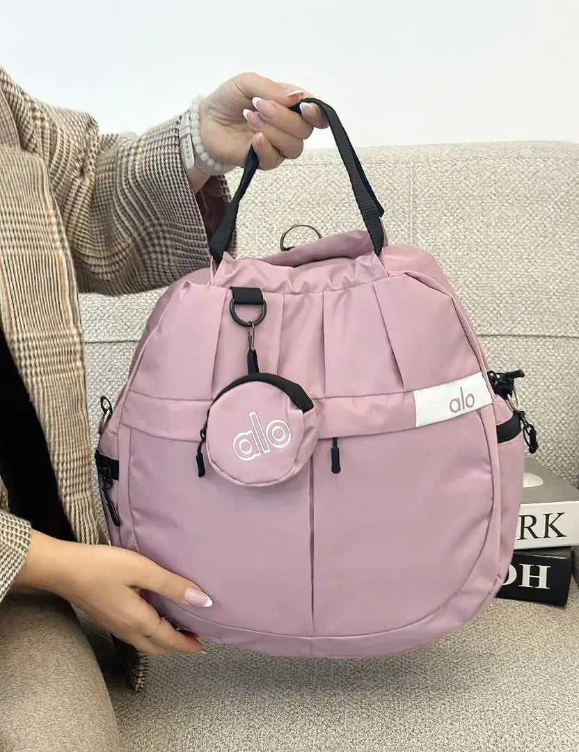 کیف باشگاهی جادار و با کیفیت وارداتی و خاص|کیف، کفش، کمربند|شیراز, سینما سعدی|دیوار