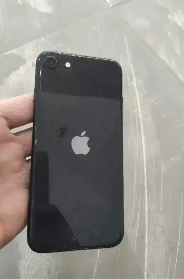 آیفون se 2020|موبایل|اصفهان, دستگرده|دیوار