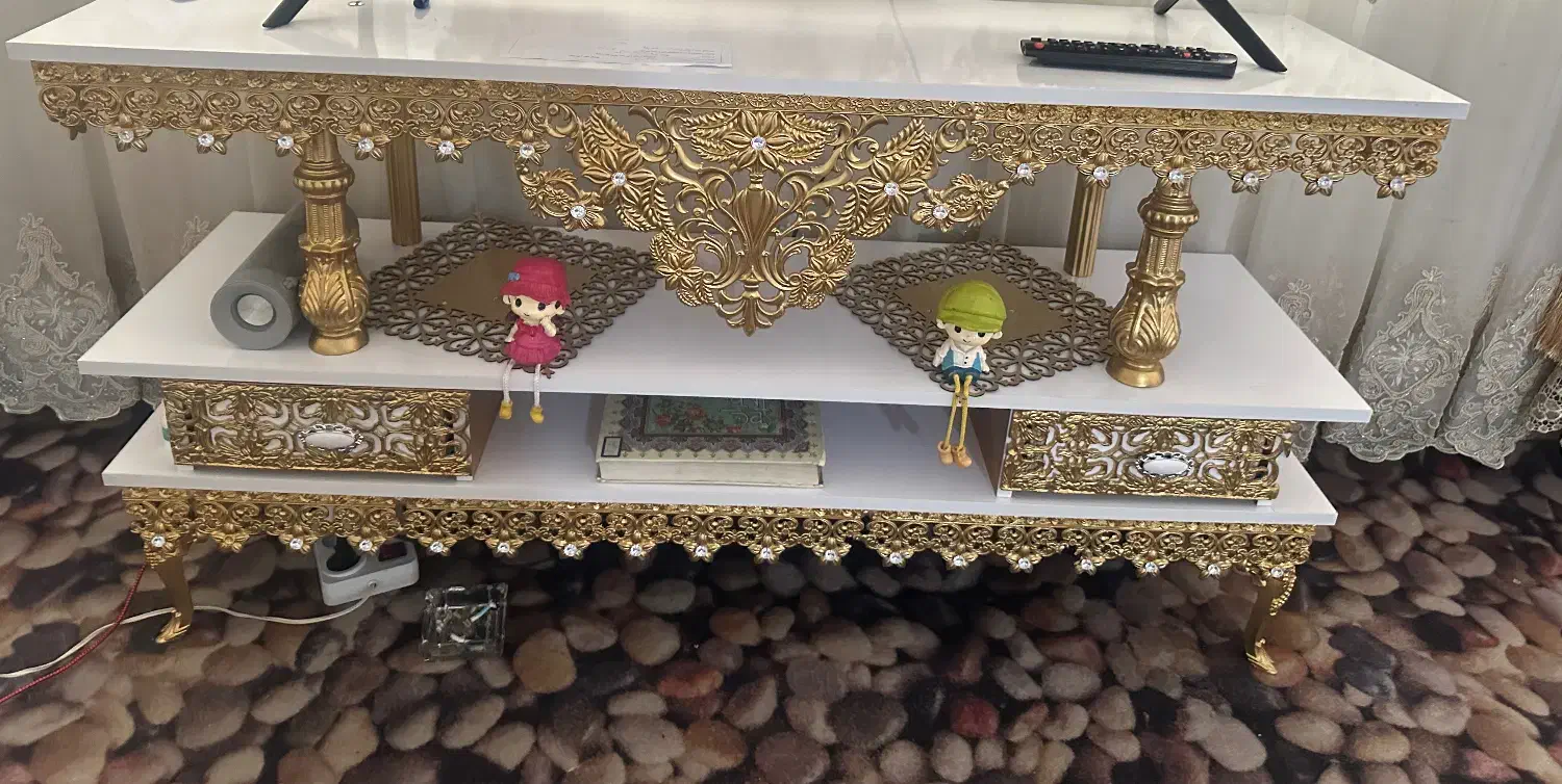 میزتلوزیون|میز تلویزیون|ری, جوانمرد قصاب|دیوار