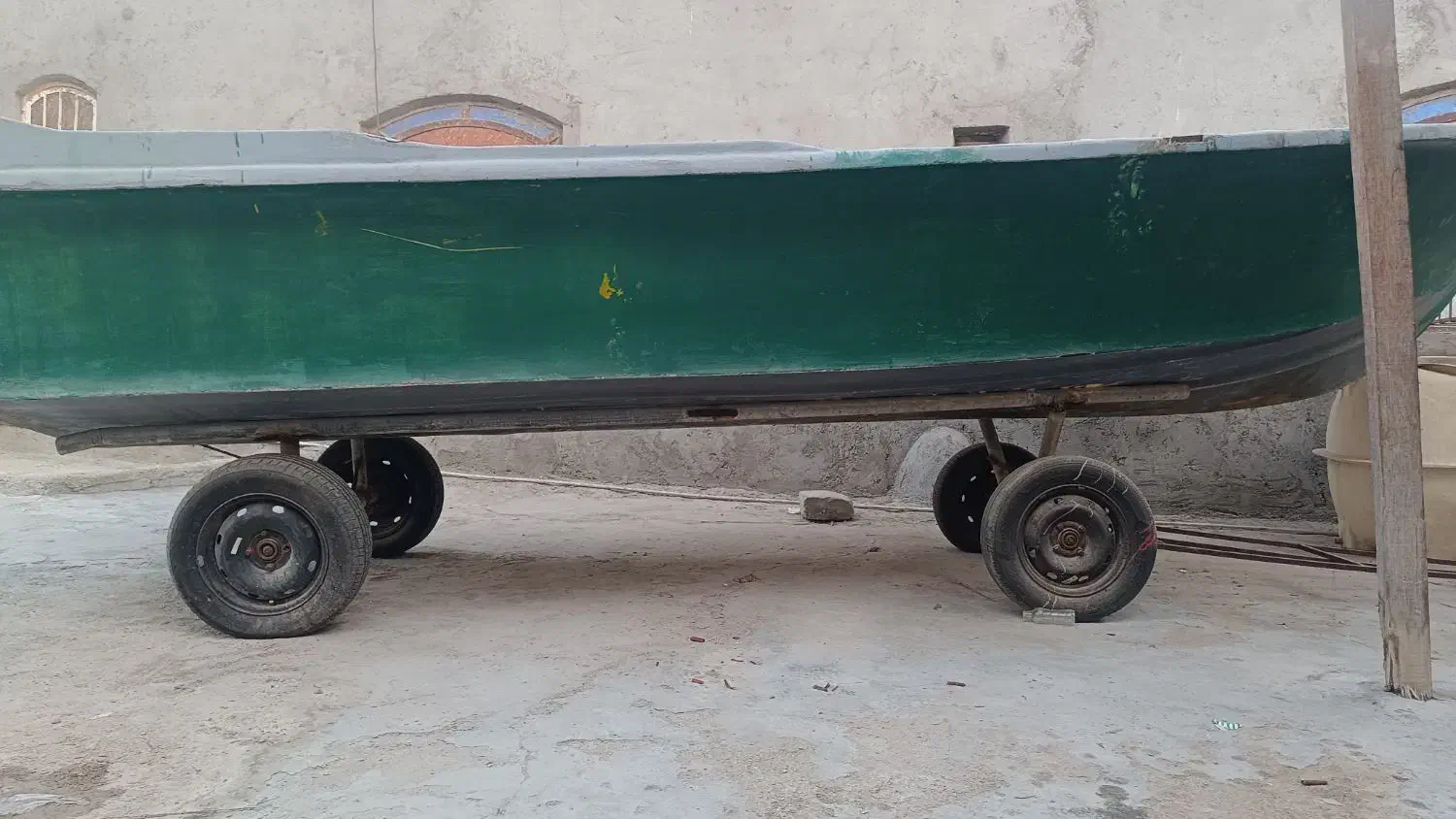 تشت ۲۳|قایق و سایر وسایل نقلیه|خمیر, |دیوار