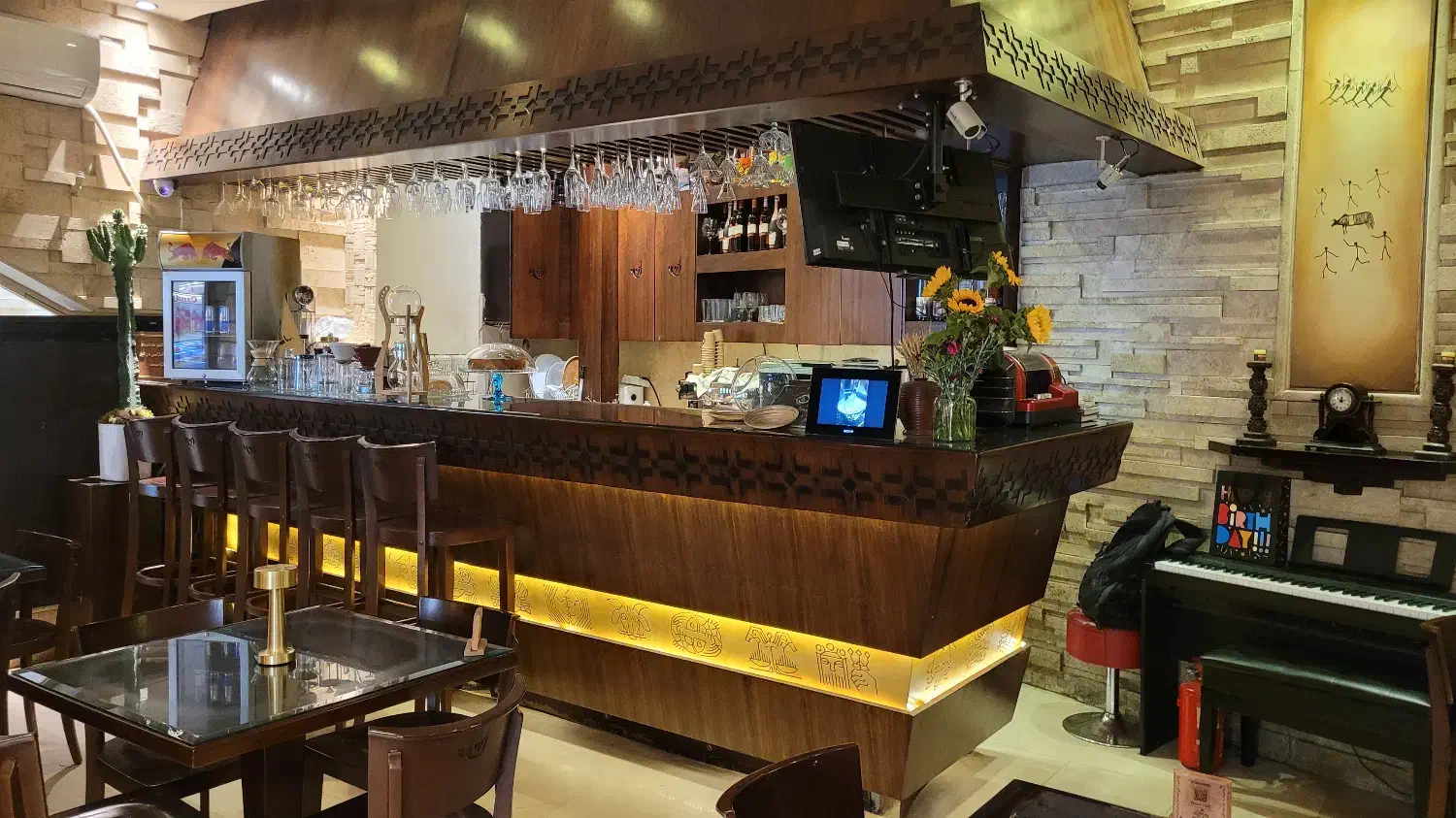 باریستا|استخدام خدمات فروشگاه و رستوران|کرج, شهرک اوج|دیوار