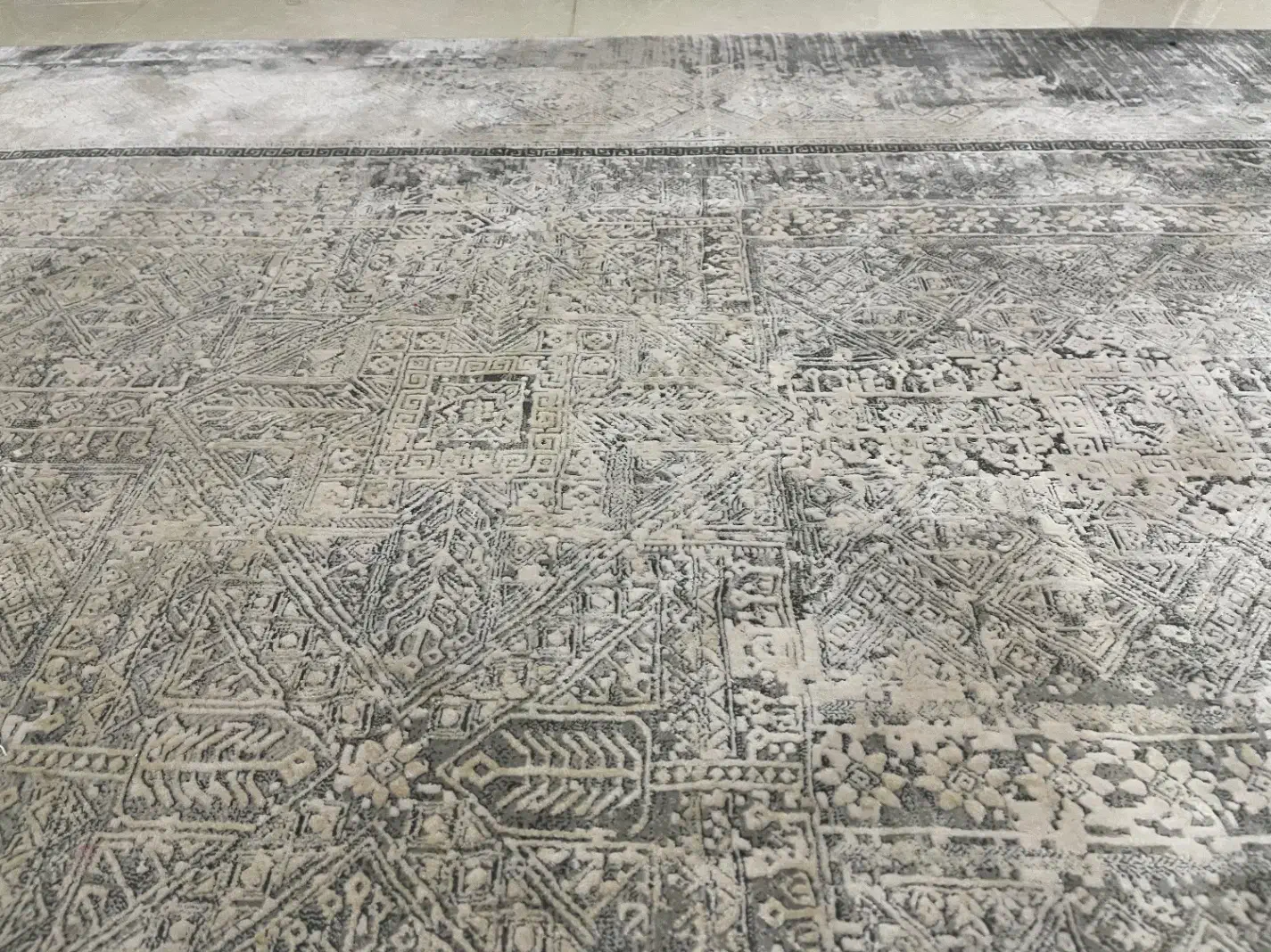 فرش در حد‌ نو|فرش|لاهیجان, شهید آوینی|دیوار