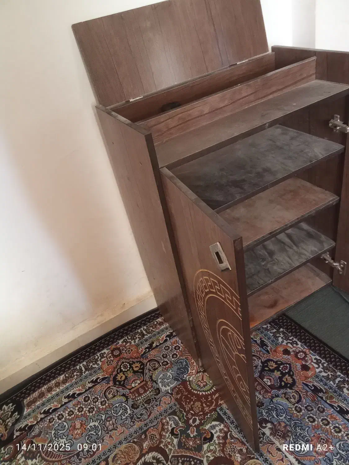 یک عددجای کفشی بفروش می رسد باگریم فرش|جاکفشی، کمد، دراور|میناب, |دیوار